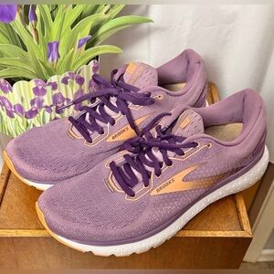 Brooks Women's Purple and Peach Glycerin 18 Running Shoes Size 10.5